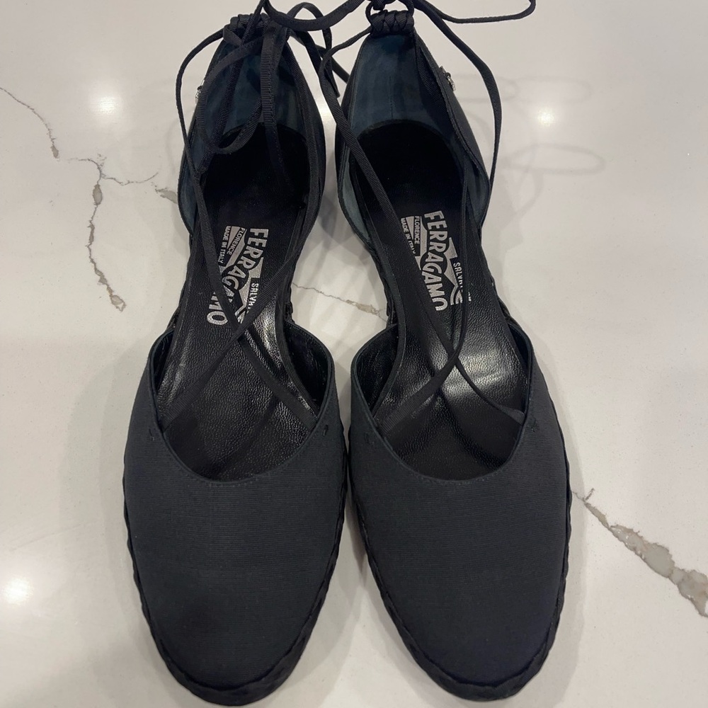 NWOT Salvatore Ferragamo Black Lace-Up Ballet Flats Round Toe Fabric Size 10.5B